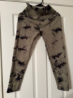 Seamless Olive Green Tie-Dye Leggings